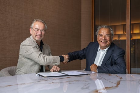 Signing of the agreement in which ISPnext and Dynatos join forces