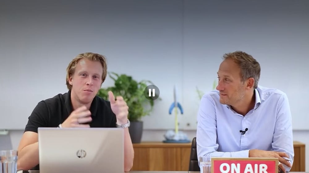 ISPnext-specialisten aan tafel tijdens het webinar over sourcing
