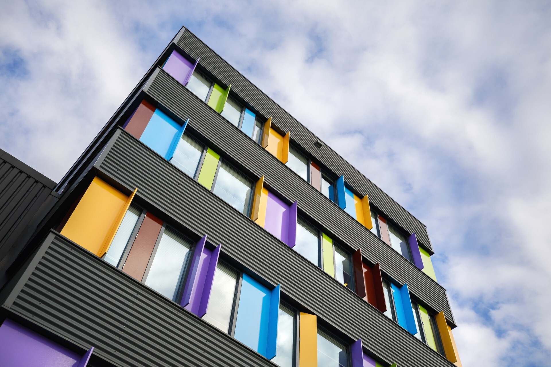 Van Wijhe Verf automates invoice processing for greater efficiency